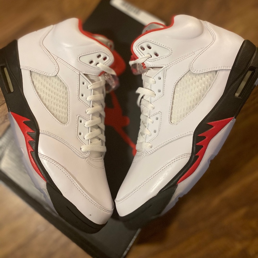 Nike Air Jordan 5 “Fire Red Silver Tongue” - Picture 3 of 13